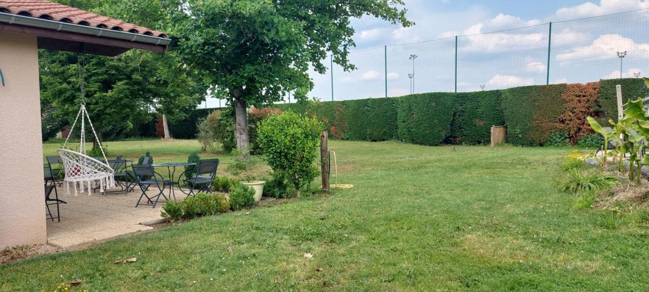 Etesia Hotel Feurs Exterior foto